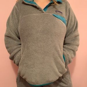 Cozy Patagonia pull over!